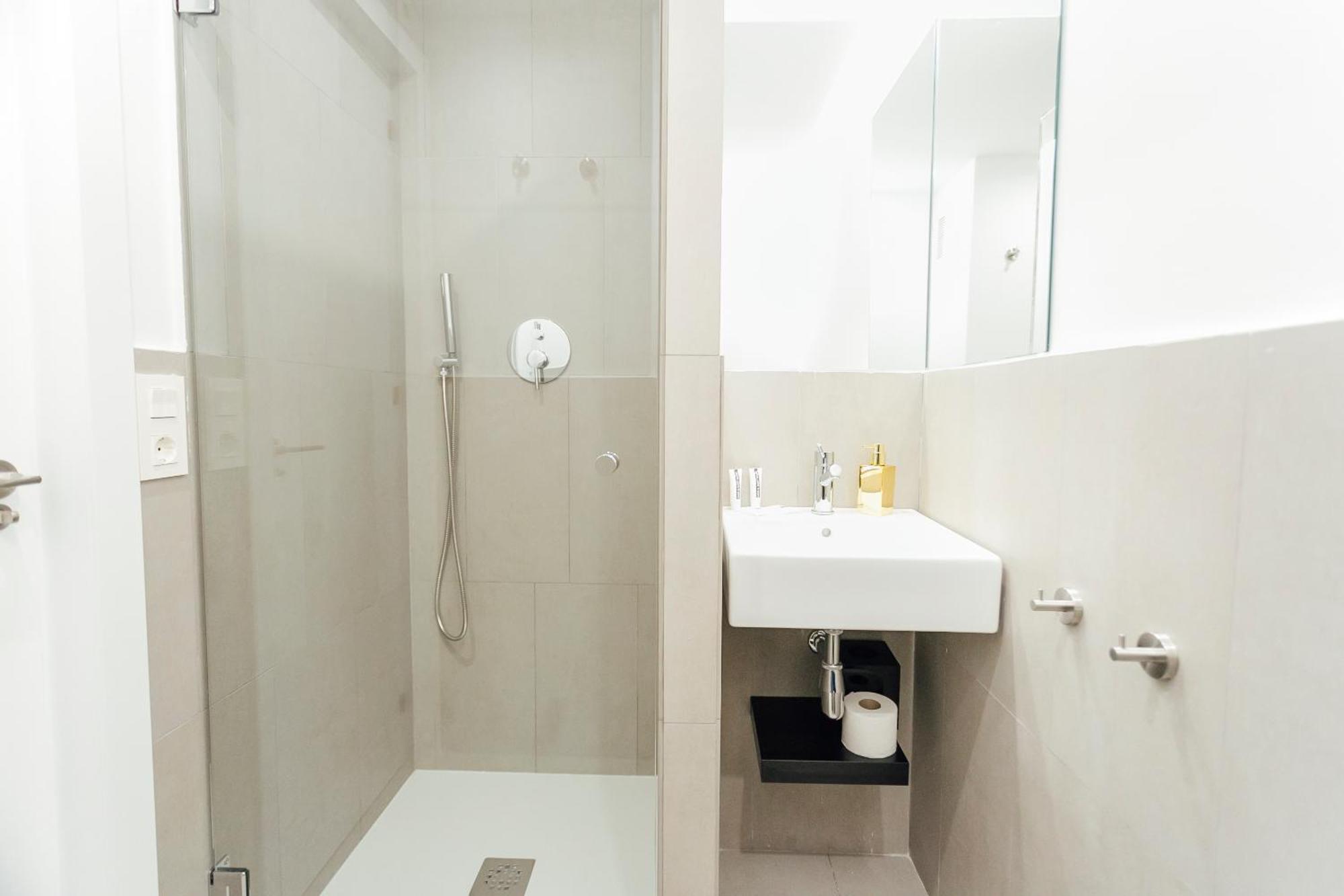 Decorated And Renovated- 2Bd 2Bth- Center Apartment Севиля Екстериор снимка