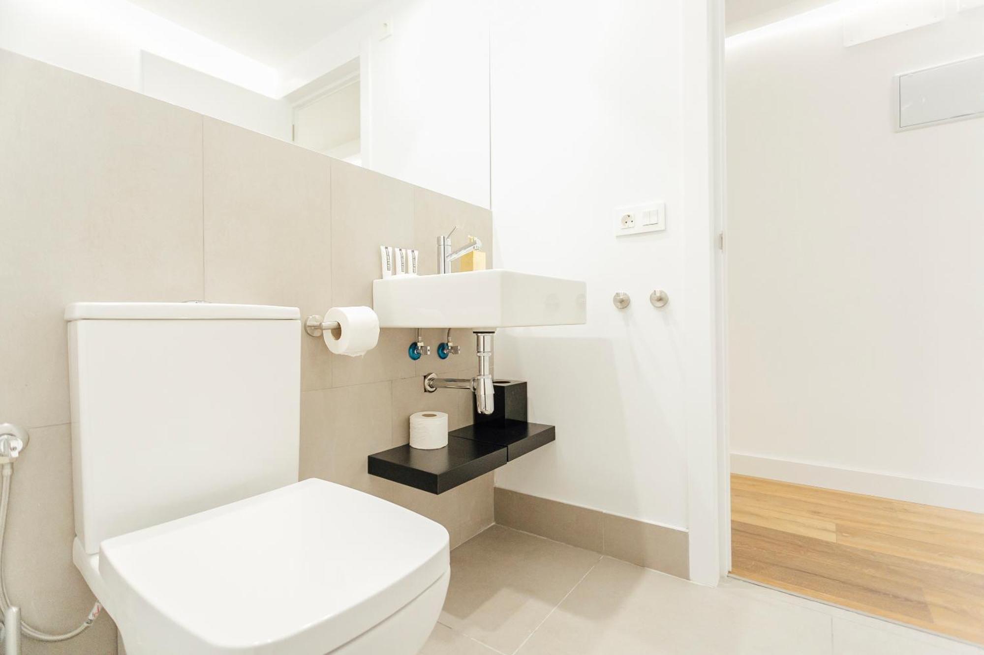 Decorated And Renovated- 2Bd 2Bth- Center Apartment Севиля Екстериор снимка
