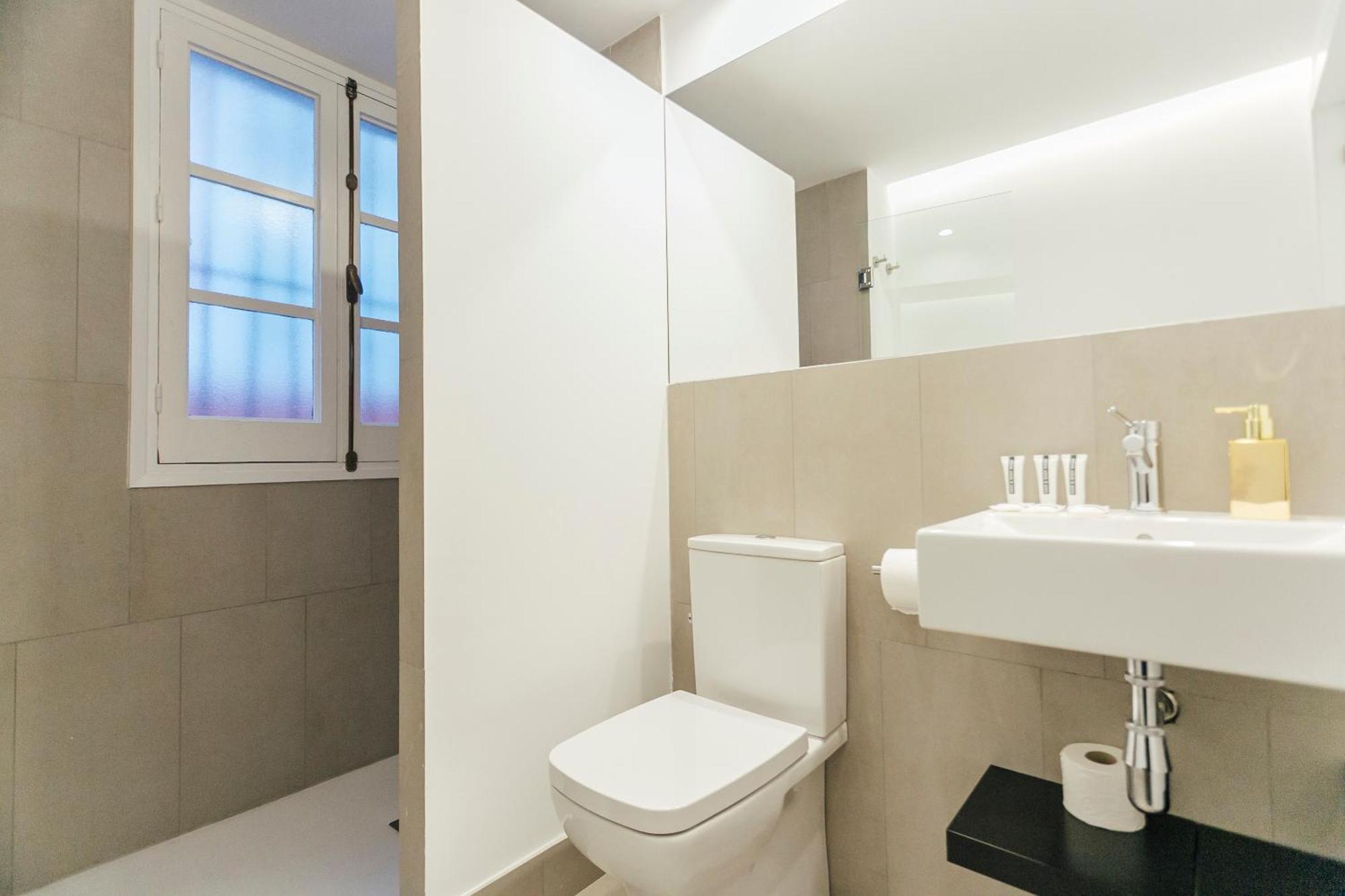 Decorated And Renovated- 2Bd 2Bth- Center Apartment Севиля Екстериор снимка